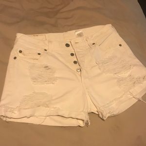 Levi White Wash Jean Shorts!!